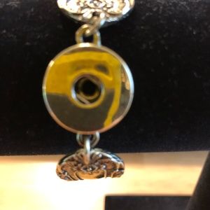 ANTIQUE SILVER SNAP BRACELET
